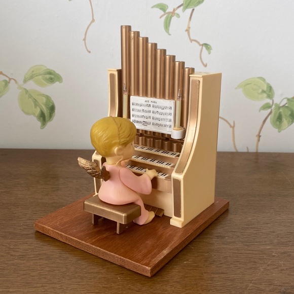 Vintage Angel Organ Player Music Box Ave Maria - Made in Hong Kong 1982 - Picture 1 of 9